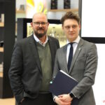 Achim Willke (links), Mitglied der Geschäftsführung von Solingen.Business und Solingens Oberbürgermeister Daniel Flemm | © Bastian Glumm