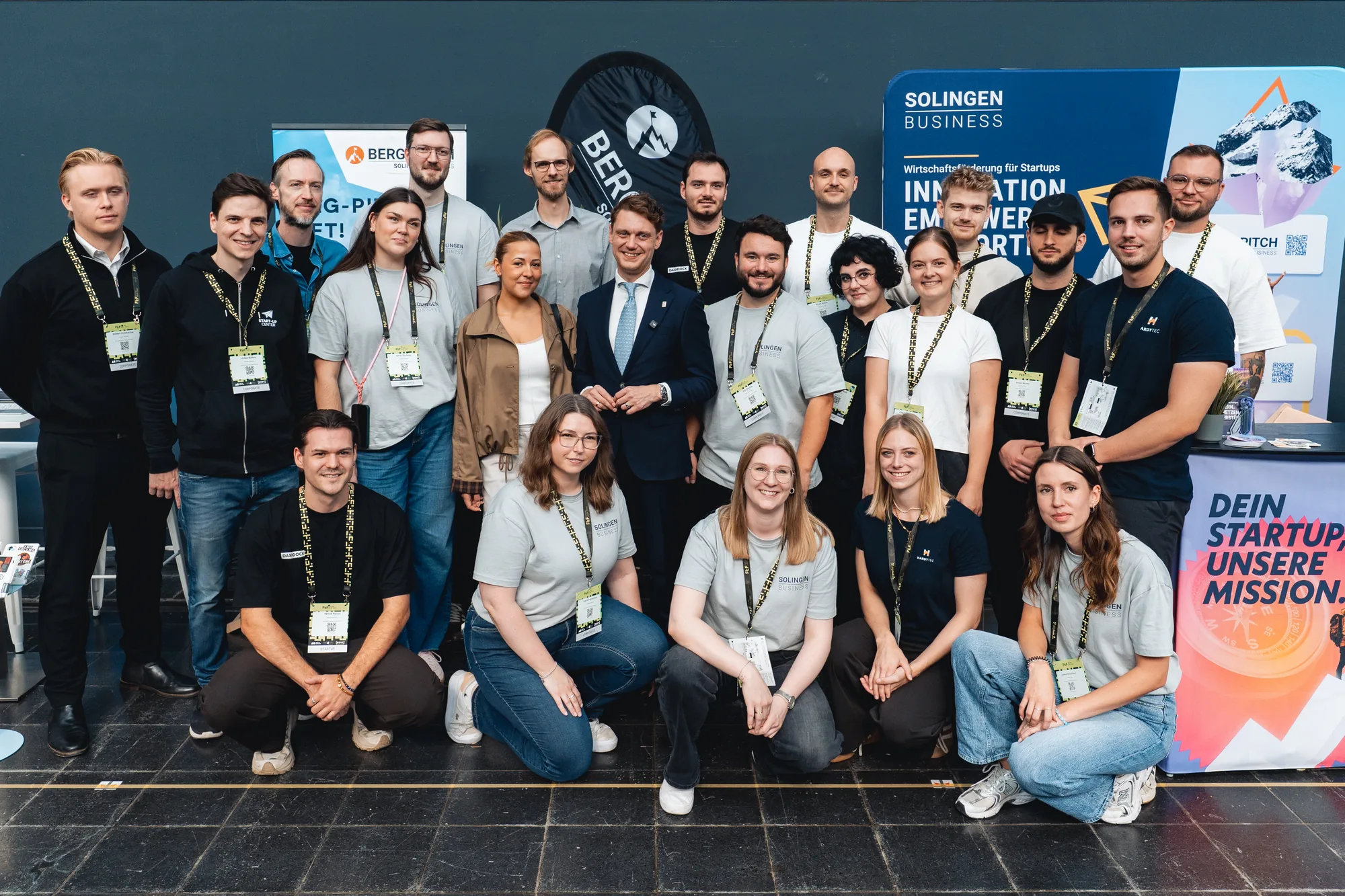Oberbürgermeister Daniel Flemm nutzte das Future Tech Fest für einen direkten Austausch mit den Solinger Teams.